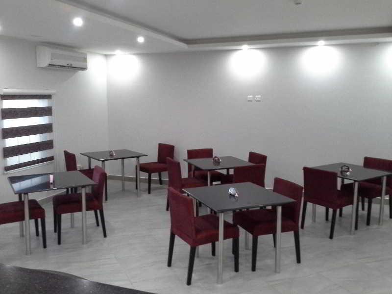 Tropical Enclave Hotel Accra Extérieur photo