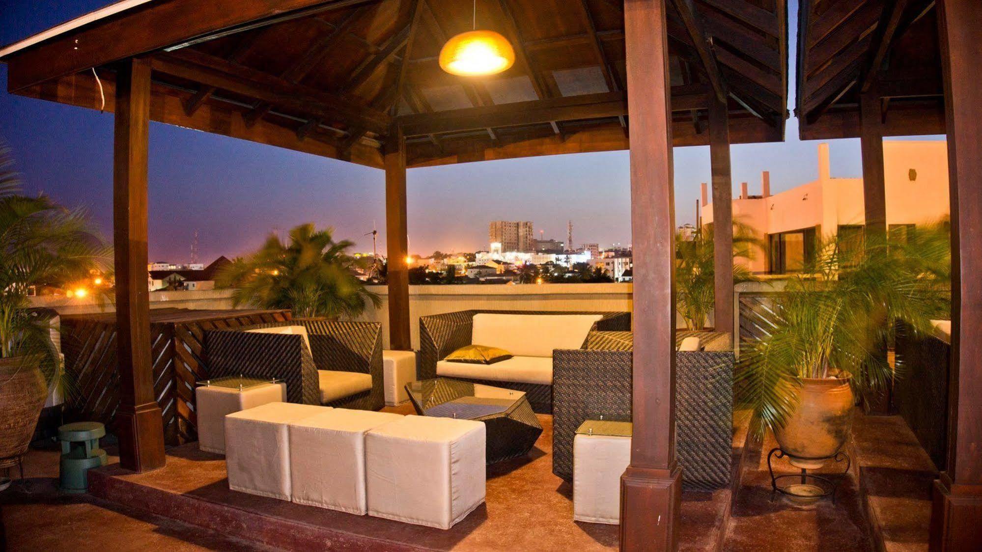 Tropical Enclave Hotel Accra Extérieur photo